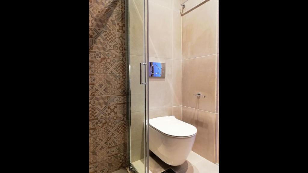 2br Suite White gea with private pool no01 photo 4