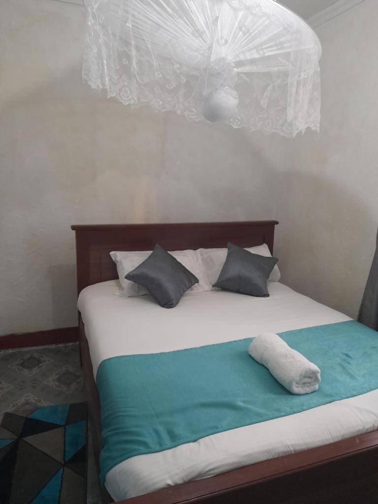 Fully furnished 2 bedroom