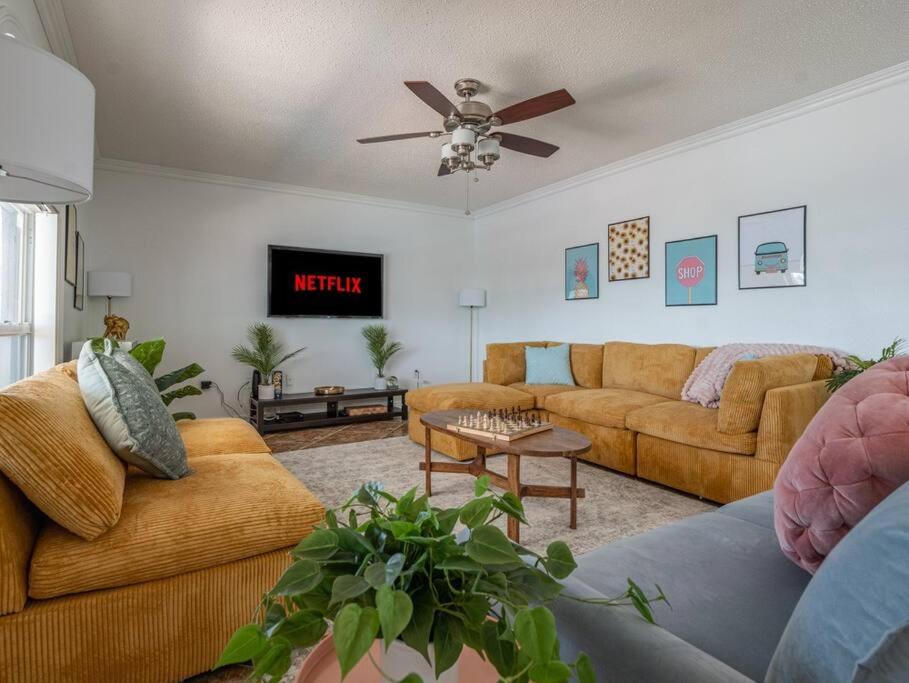 Themed Room - Arcade - Pool - Covered Patio