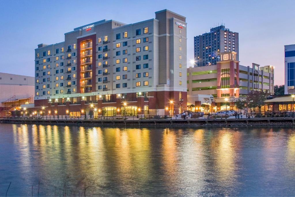 Courtyard by Marriott Gaithersburg Washingtonian Center image