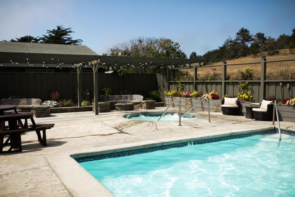 Sea Otter Inn photo 3