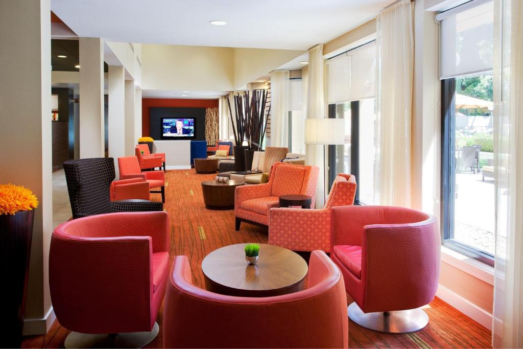 Courtyard by Marriott Sacramento Airport Natomas image
