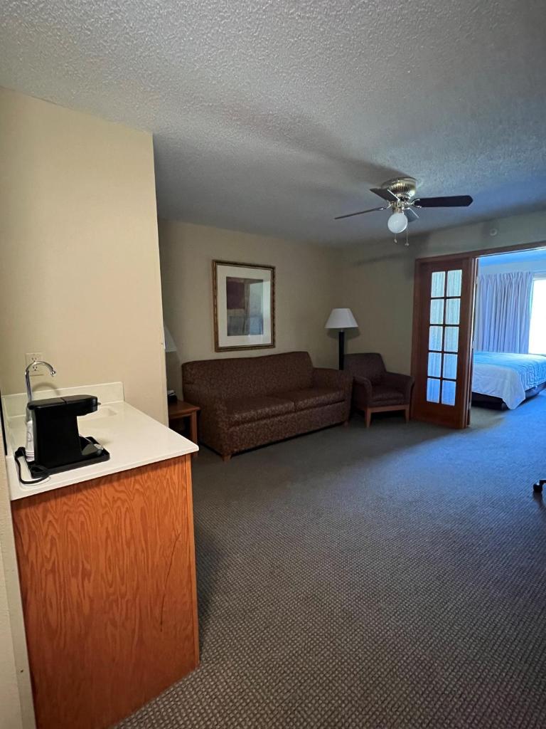 Country Inn Walker photo 3