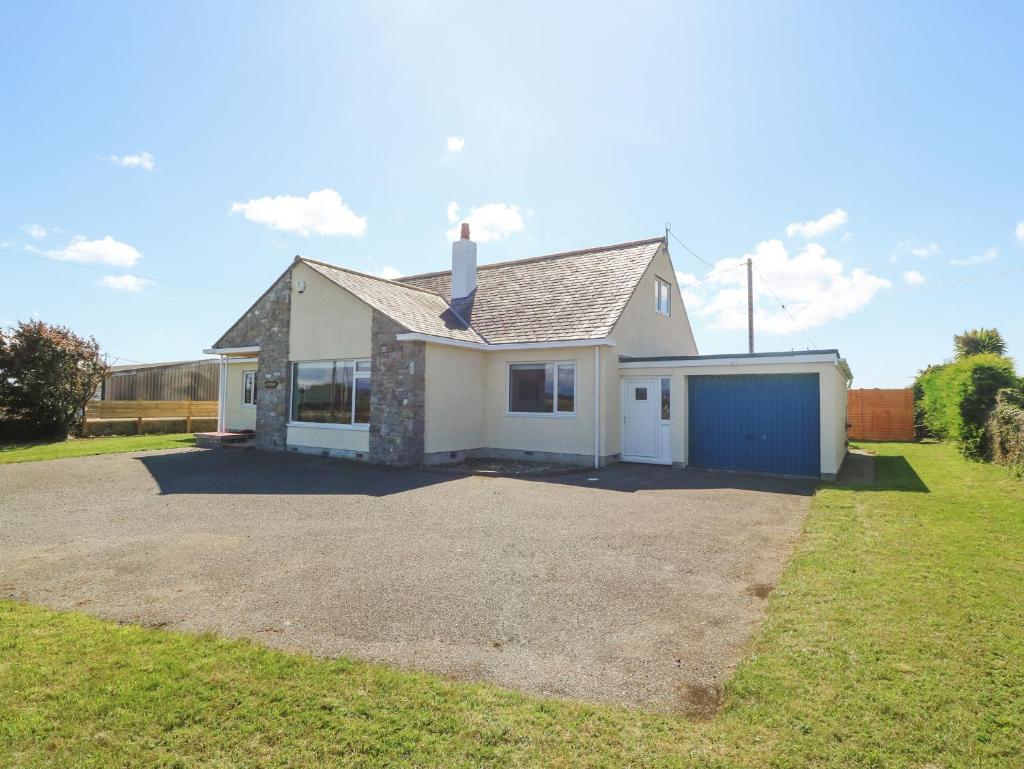Glanffraw photo 1