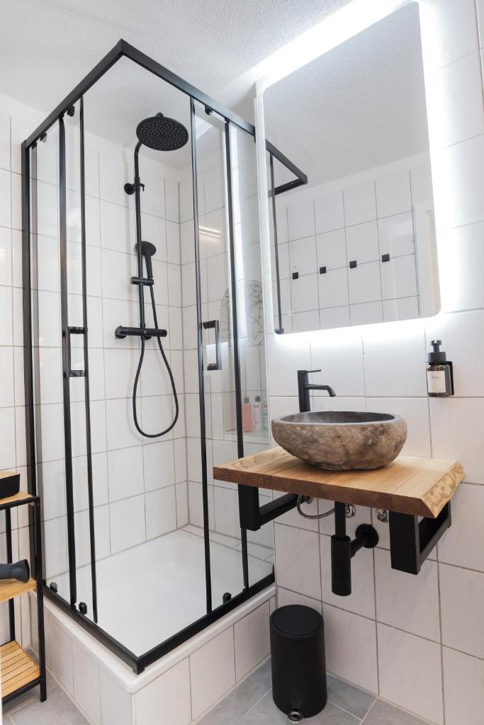 NEU / Design / Altstadt / Küche / NETFLIX photo 2