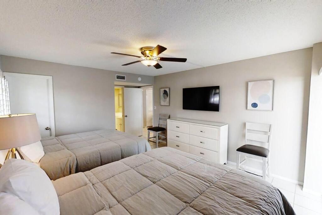 Beachfront Condo Complex, Heated Pool, Gulfview! photo 3