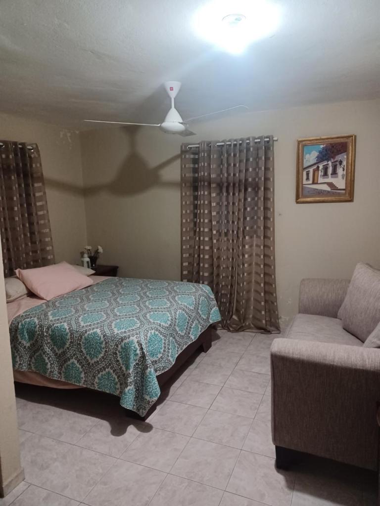 Alexandra Guridy Room For Rent photo 2