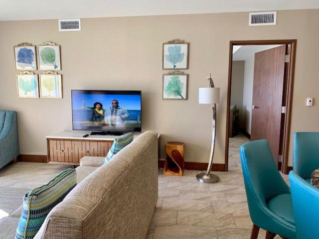 Beachfront 3 Bedroom Villa photo 1