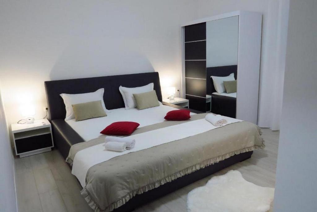 Apartments with a parking space Sinj, Zagora - 21628 photo 2