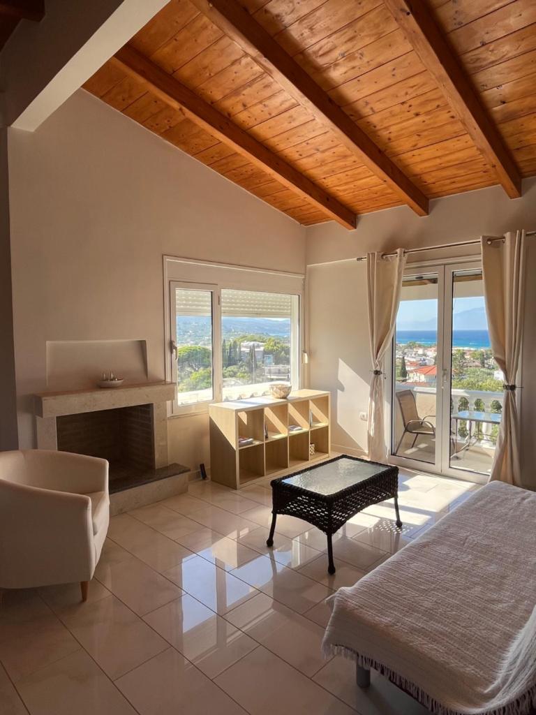 Endless Seaview Apartment A photo 3
