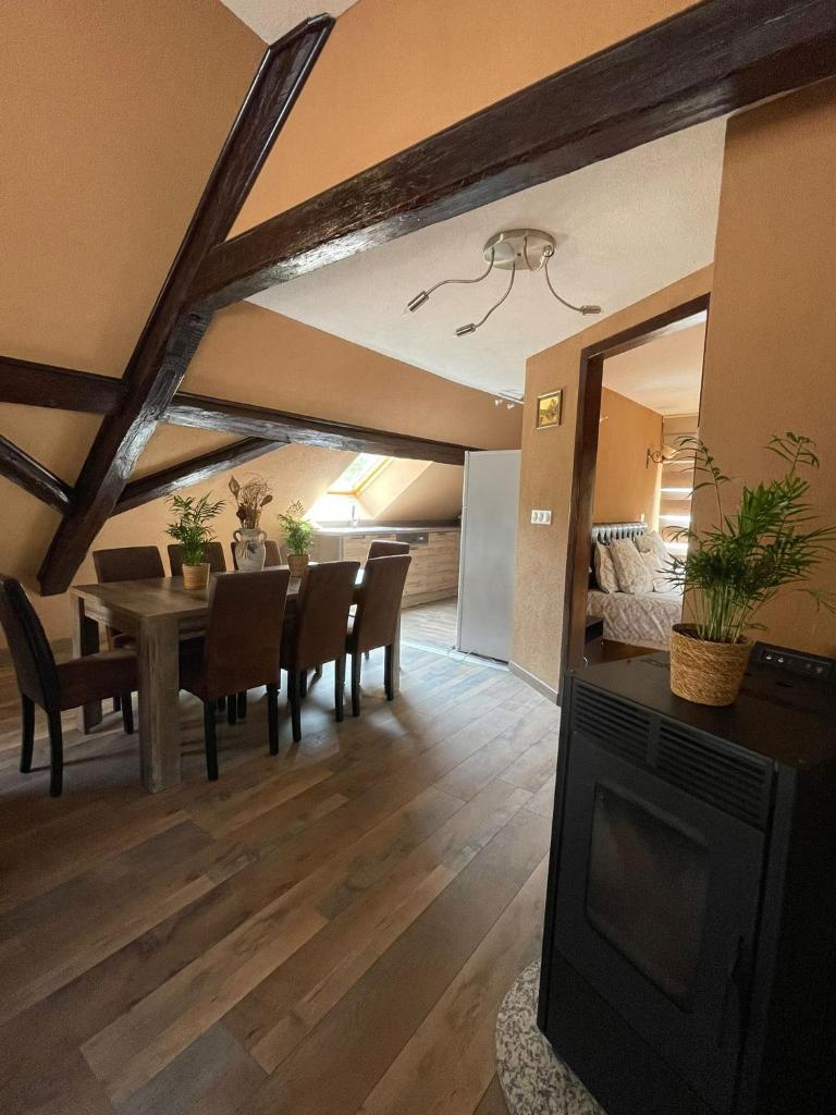 CHEZ ESTER photo 3