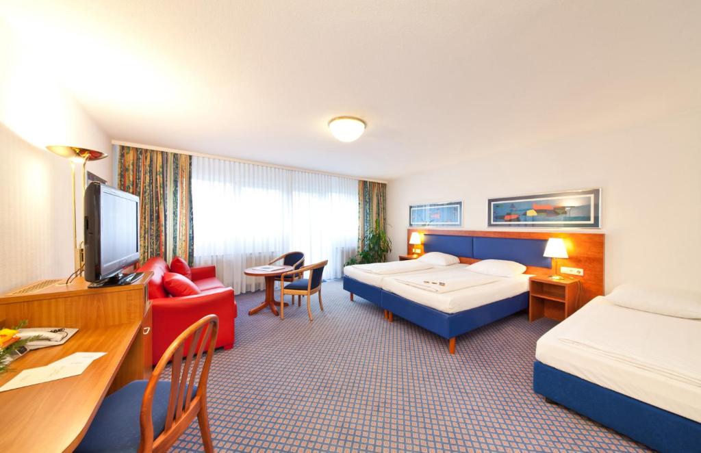 Четырехместный (Четырехместный номер), Novum Hotel Boulevard Stuttgart City
