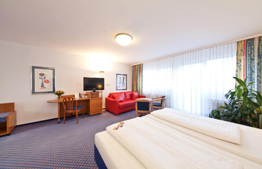 Четырехместный (Четырехместный номер), Novum Hotel Boulevard Stuttgart City