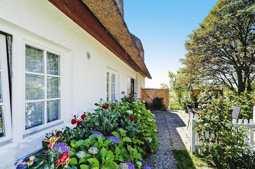 Holiday Home Pellworm - DNS10058-SYA photo 2