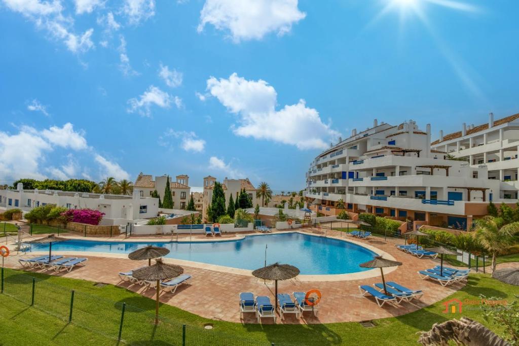 Duquesa Suites Golf & Gardens photo 2