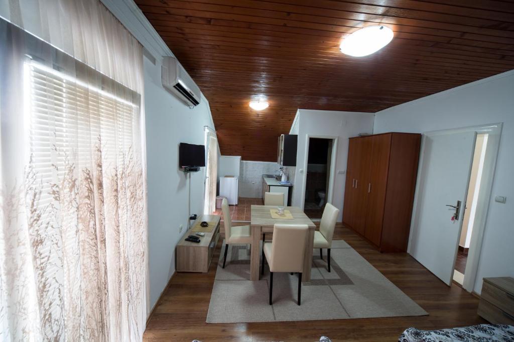 Студио (Номер-студио с террасой и видом на море), Apartments Pavićević