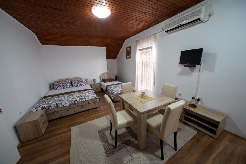 Студио (Номер-студио с террасой и видом на море), Apartments Pavićević