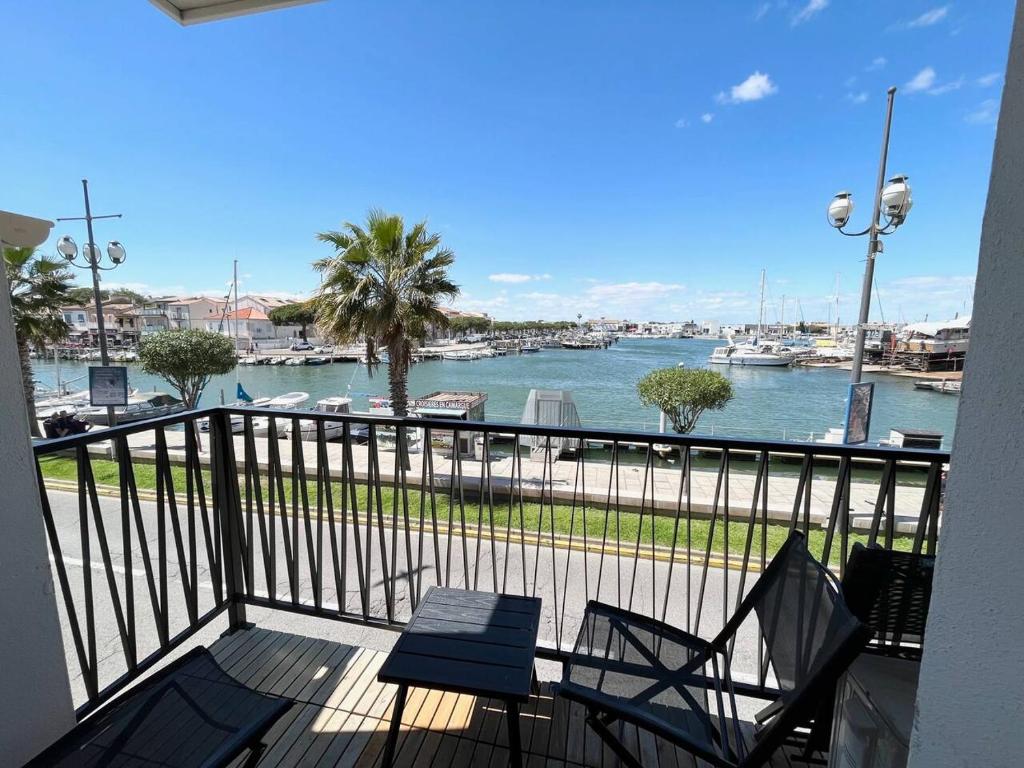 Charmant P2 Cabine, vue exceptionnelle sur le port photo 4
