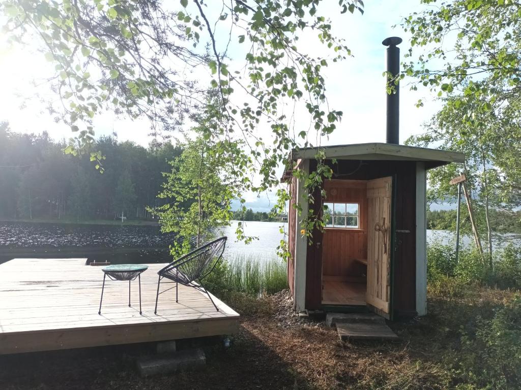 Charmig gård med bastu, strandtomt och utedusch i naturskönt område photo 2