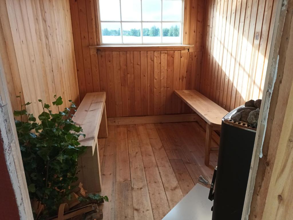 Charmig gård med bastu, strandtomt och utedusch i naturskönt område photo 1