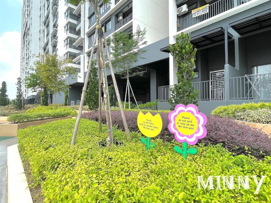 Netizen walk to MRT 4-5pax photo 1