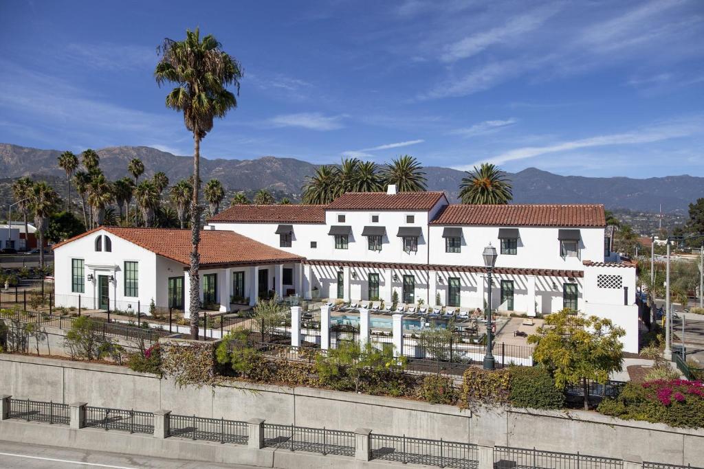 Moxy Santa Barbara image
