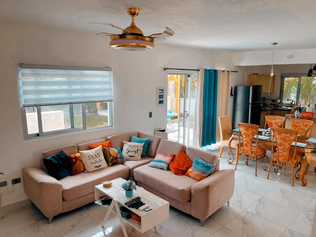 Villa Familiar PC-private Pool, BBQ, 15 mnts from airport photo 2
