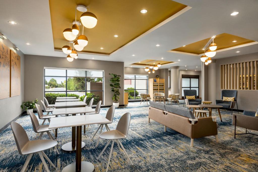 Towneplace Suites by Marriott Harrisburg West/Mechanicsburg image