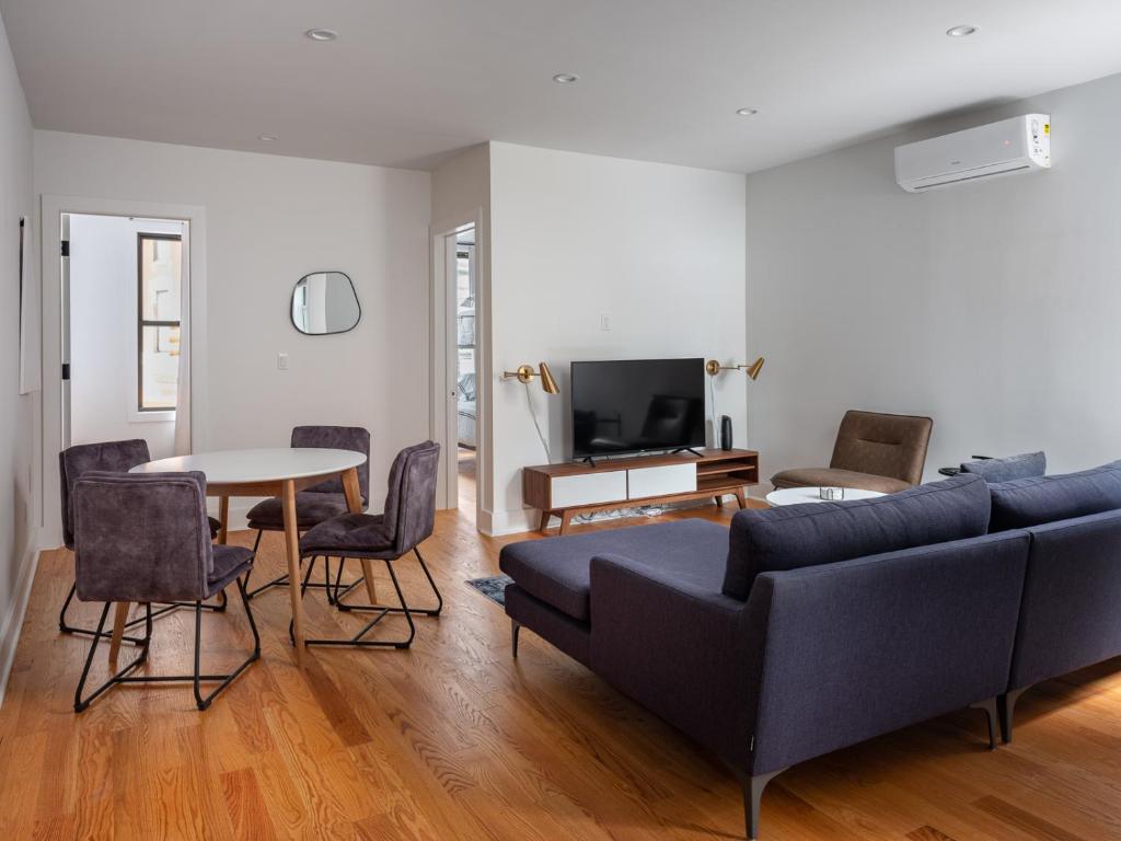 Three Bedroom Brooklynite Suite! image