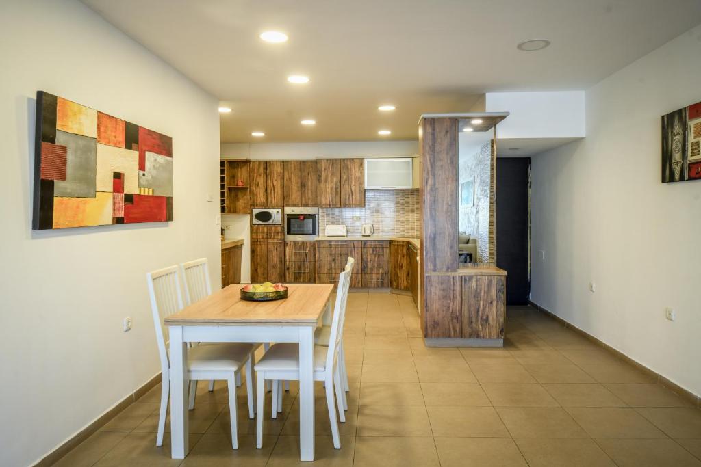 Comfy Haven in Netanya Center by Sea N' Rent photo 2