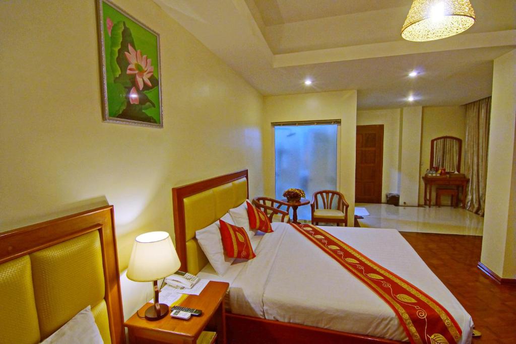 Gold Yadanar Hotel photo 2