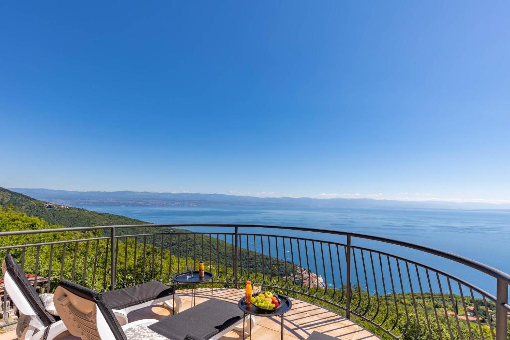 Villa Mystic Place - Suite 1 - Happy Rentals photo 2