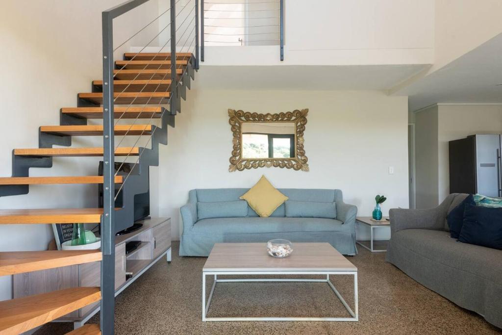 Refined 3 Bedroom Apartment Princes Grant photo 3