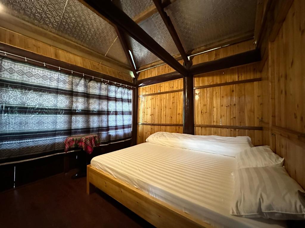 SaPa Hmong Streamside Homestay