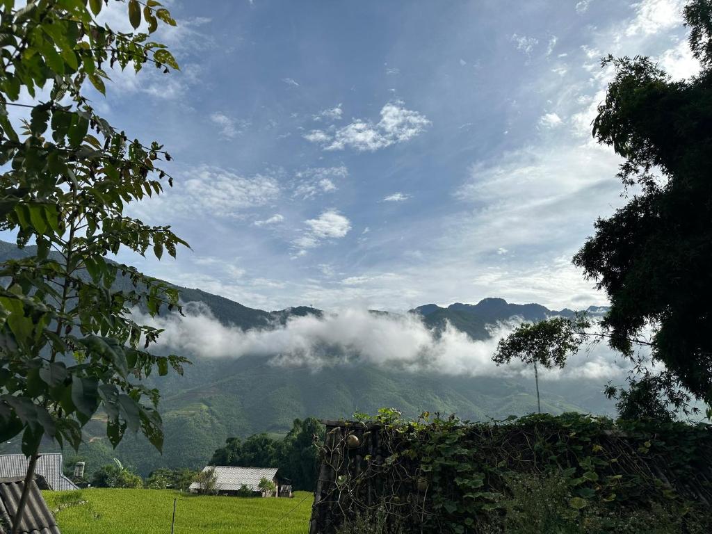 SaPa Hmong Streamside Homestay