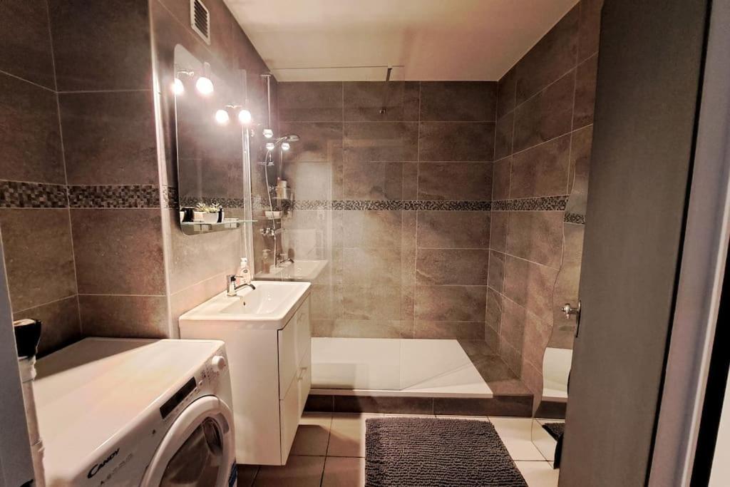 Airport Access Apartment - Your Gateway to Comfort photo 2