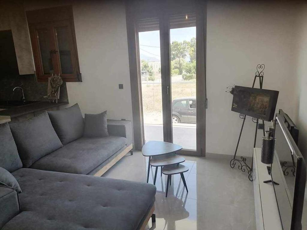 Maria Ireon Apartment 2 photo 4