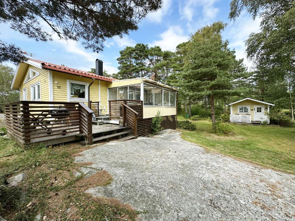 Mysig stuga med villastandard i Tanumshede photo 1