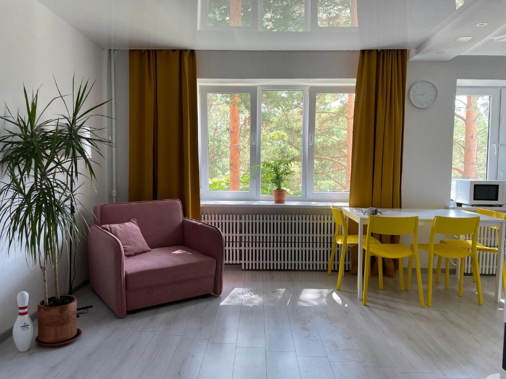 Sunny apartment with lake and forest view photo 1