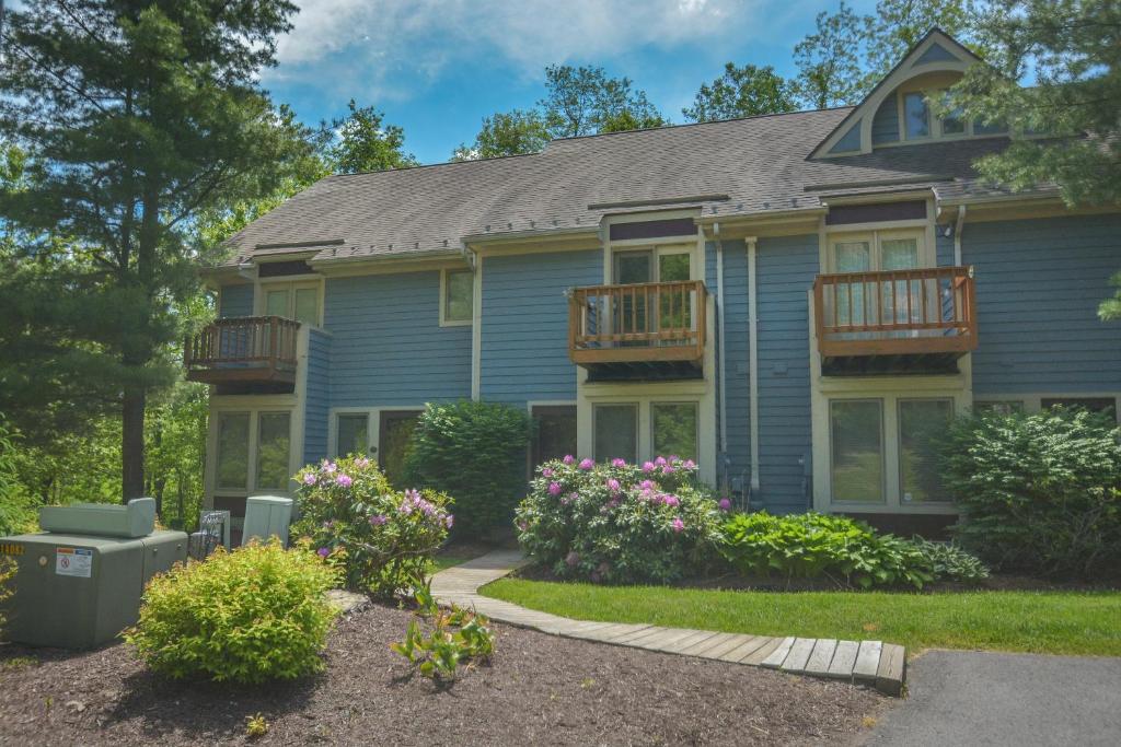 Villages of the Wisp 13 Lakeview Court image