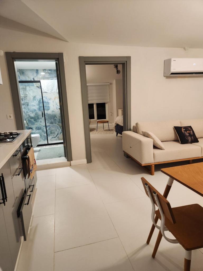 White coral house photo 2