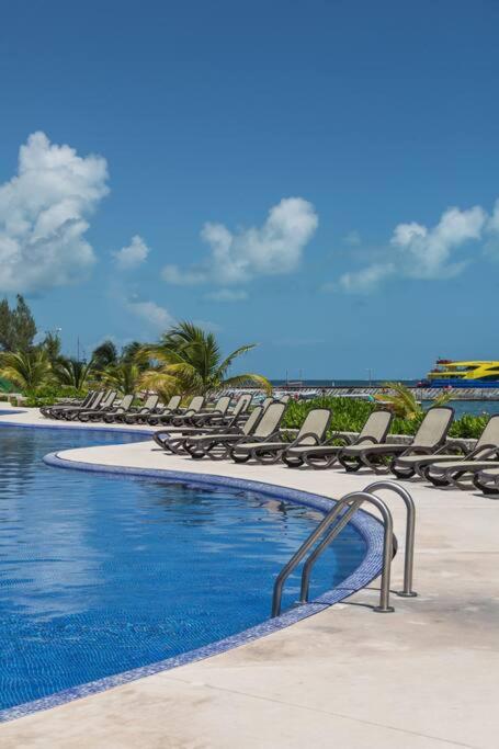 Seacost Beachfront 2BDR with pool by Casa Paraiso photo 1