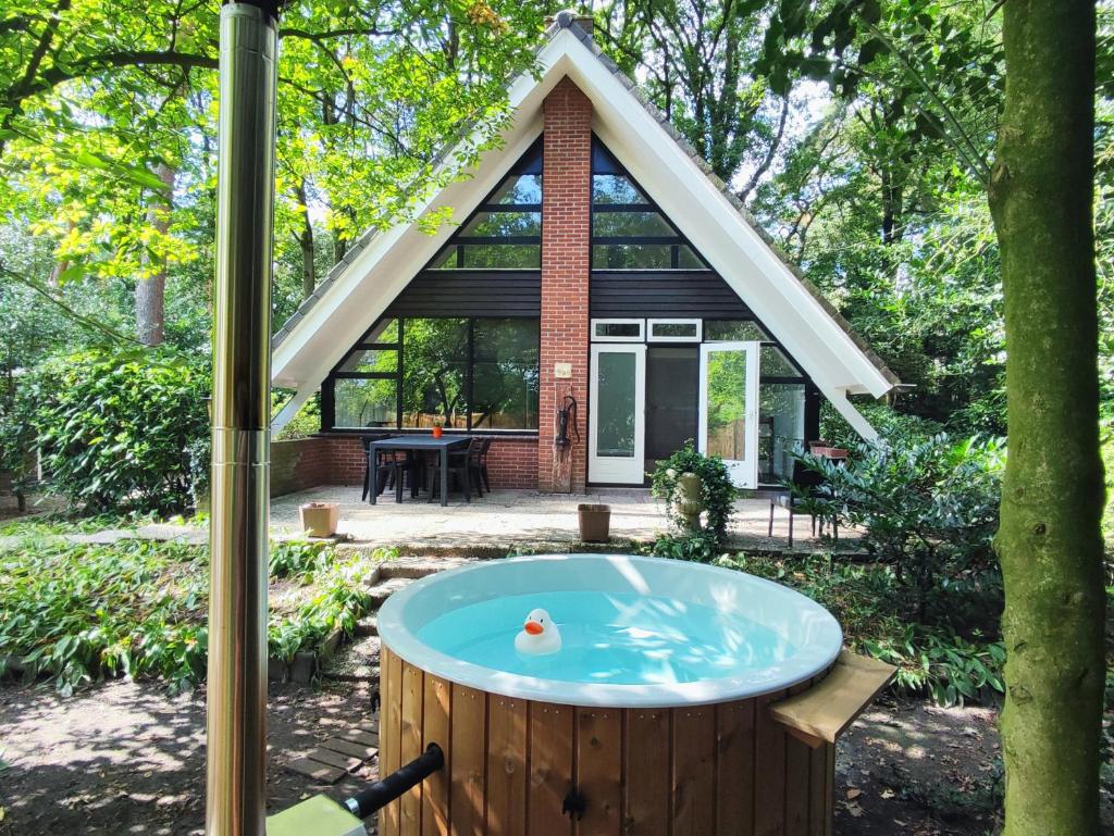 Stylish cottage in the woods near National Park with private hot tub Free WiFi and parking photo 2
