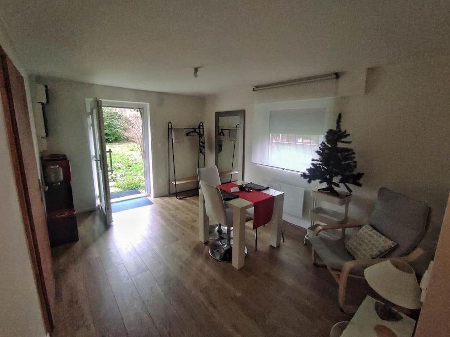 Joli appartement individuel dans maison photo 1