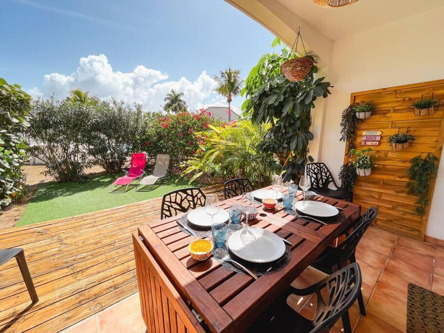 Casa Hibiscus, beach and pool, Orient Bay