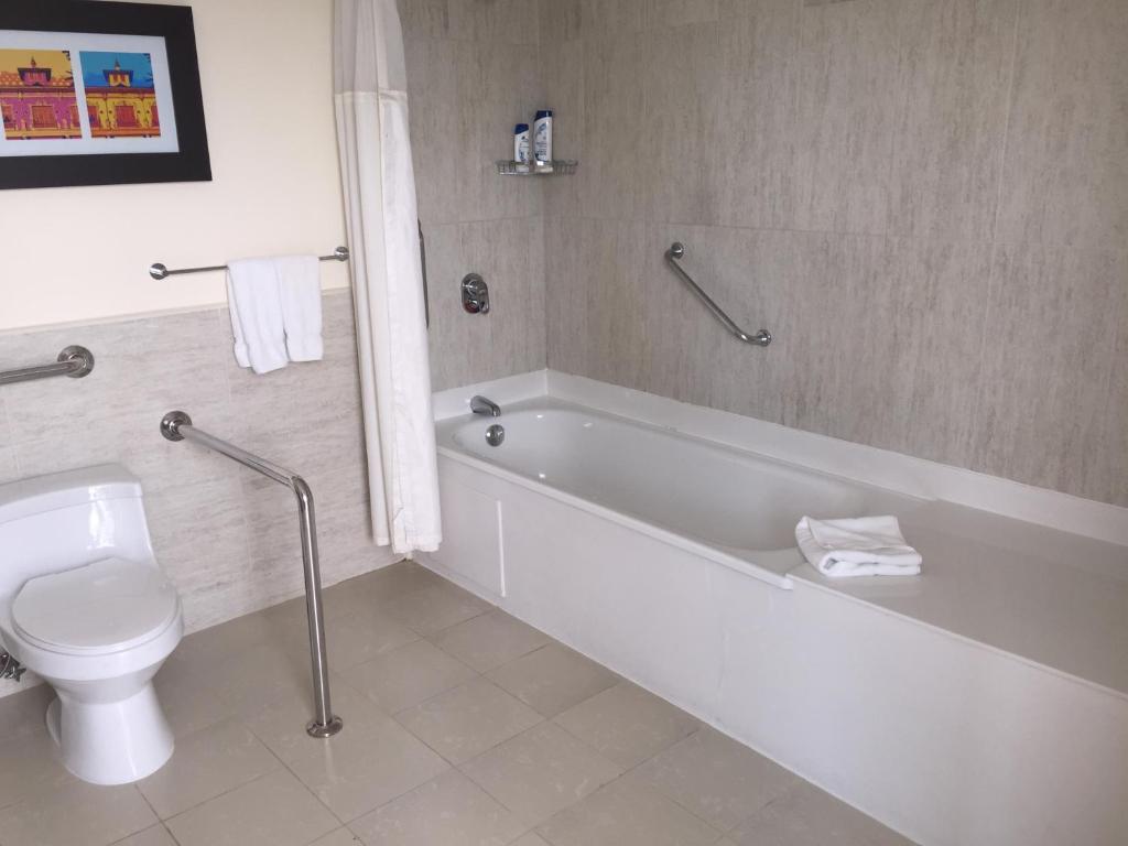 Courtyard by Marriott Guayaquil photo 1