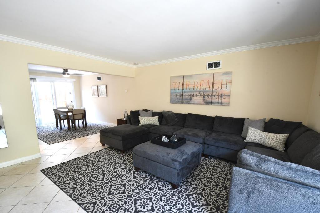 Newport Beach Getaway image