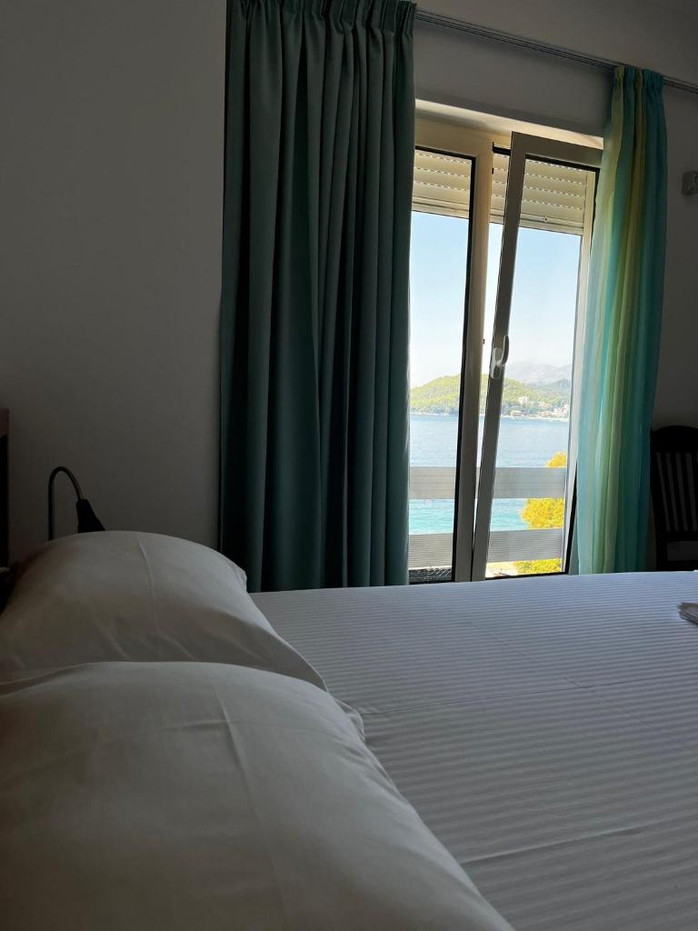 Menikos Apartments photo 3