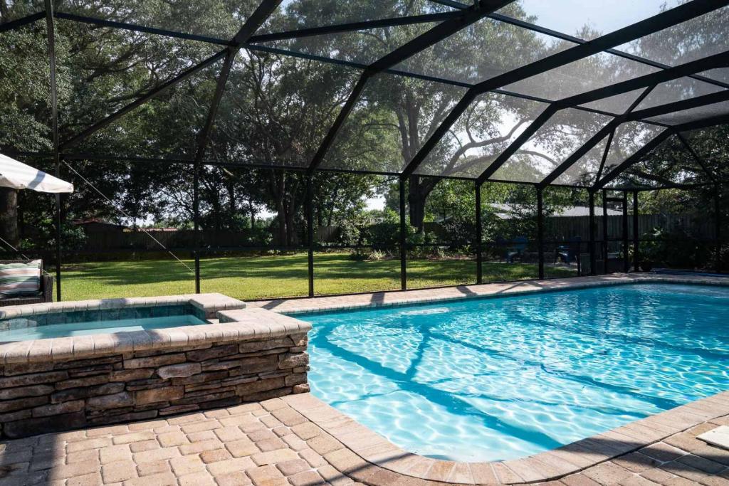 Cozy Coastal Haven-Private Pool & Outdoor Kitchen