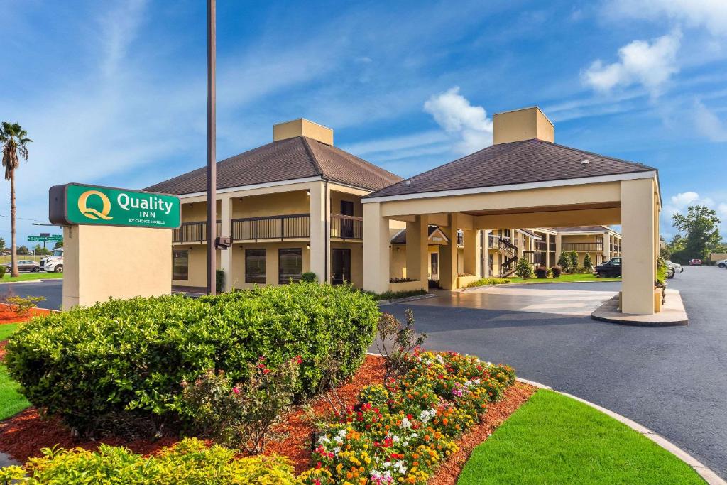 Quality Inn Coliseum photo 1